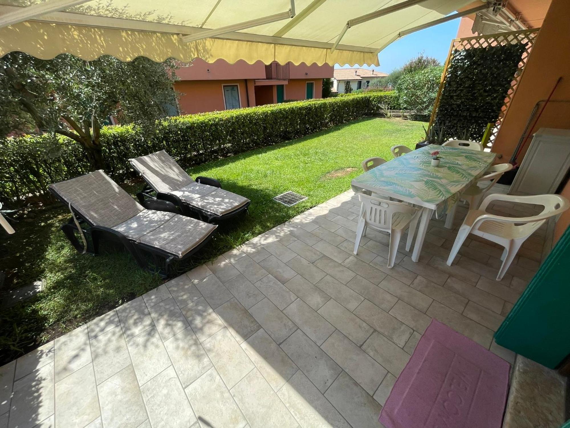 Super Rose Apartment Lazise Exterior photo